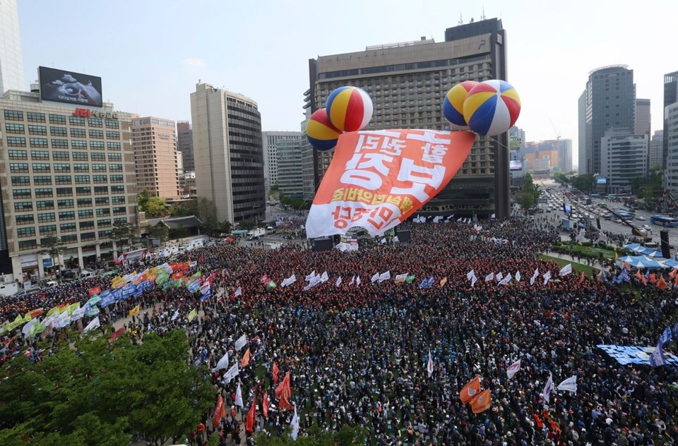 Dünyadan 1 Mayıs manzaraları galerisi resim 26