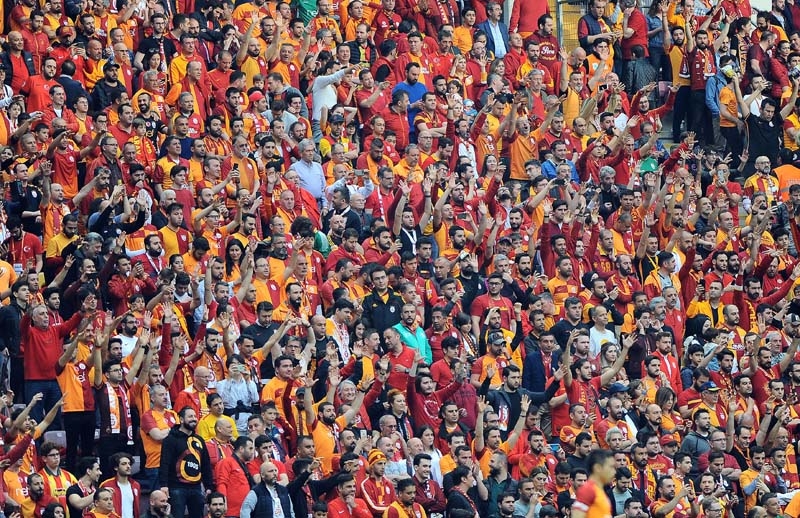 Galatasaray-Beşiktaş derbisinden ilginç kareler galerisi resim 14