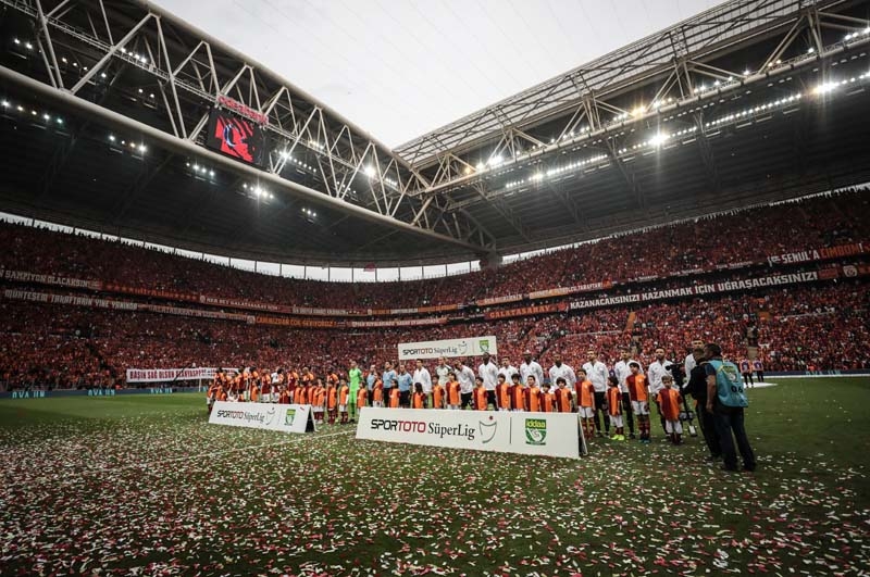 Galatasaray-Beşiktaş derbisinden ilginç kareler galerisi resim 2
