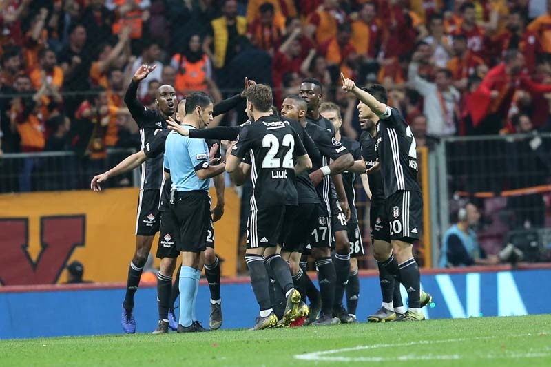 Galatasaray-Beşiktaş derbisinden ilginç kareler galerisi resim 46