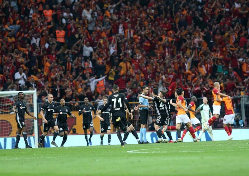 Galatasaray-Beşiktaş derbisinden ilginç kareler galerisi resim 47
