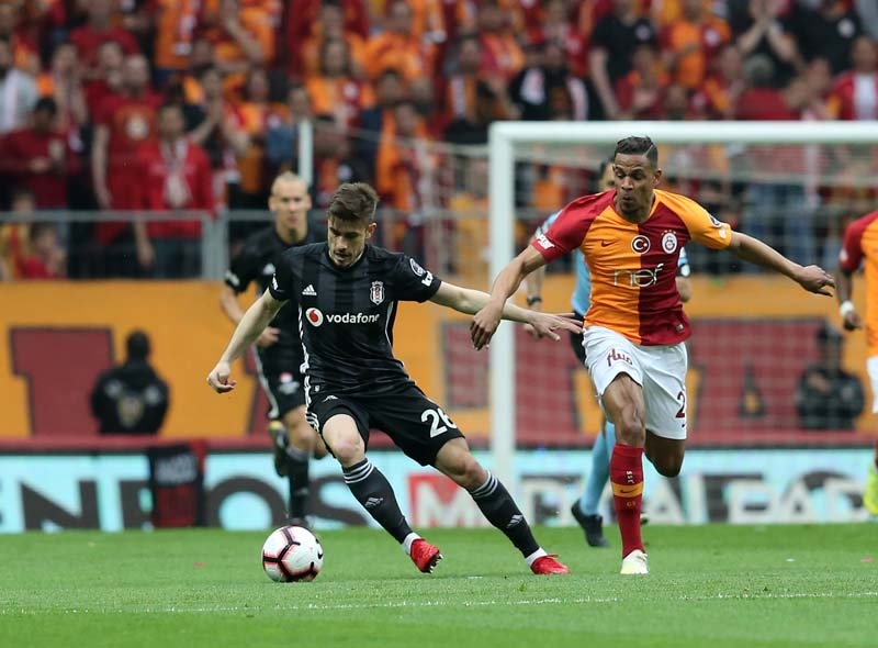 Galatasaray-Beşiktaş derbisinden ilginç kareler galerisi resim 5