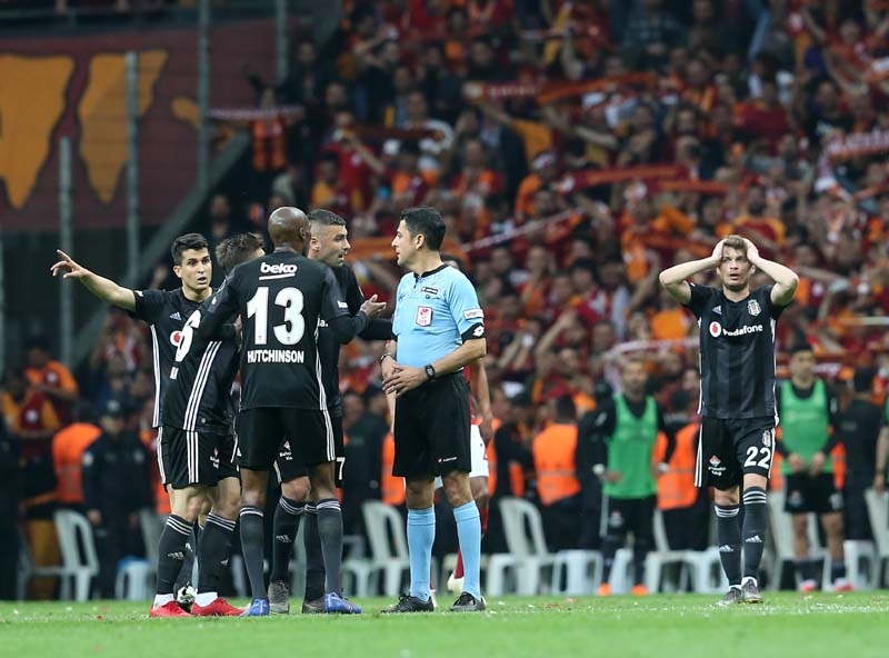 Galatasaray-Beşiktaş derbisinden ilginç kareler galerisi resim 50