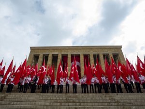 Gençler Anıtkabir'e akın etti