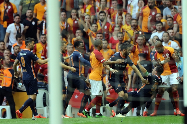 Şampiyon Galatasaray! Maçtan muhteşem kareler galerisi resim 27
