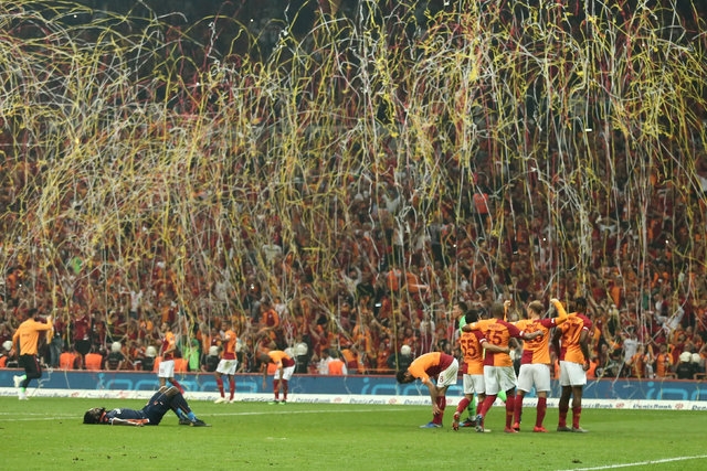 Galatasaray'ın 'Şampiyonluk' coşkusu galerisi resim 24