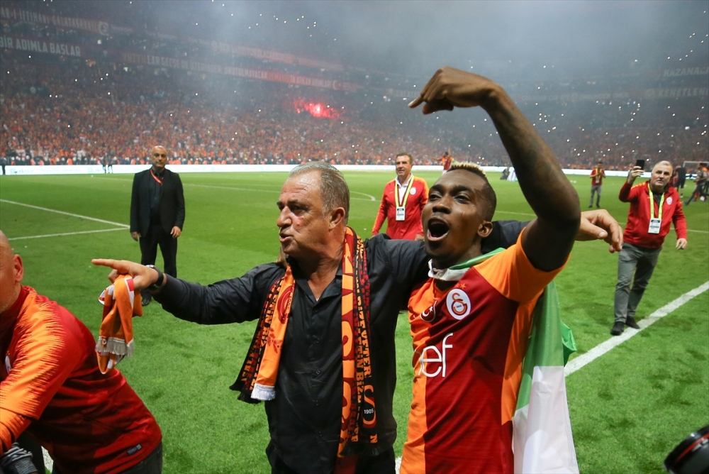 Dünya basını Galatasaray'ı manşetlere taşıdı galerisi resim 19