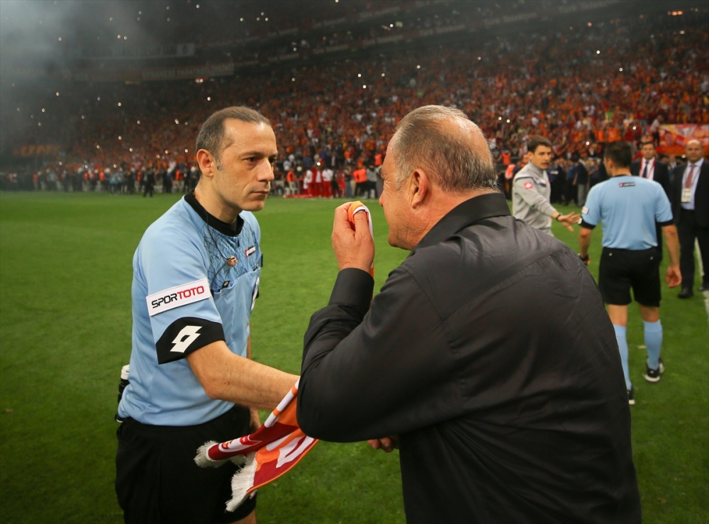 Dünya basını Galatasaray'ı manşetlere taşıdı galerisi resim 4