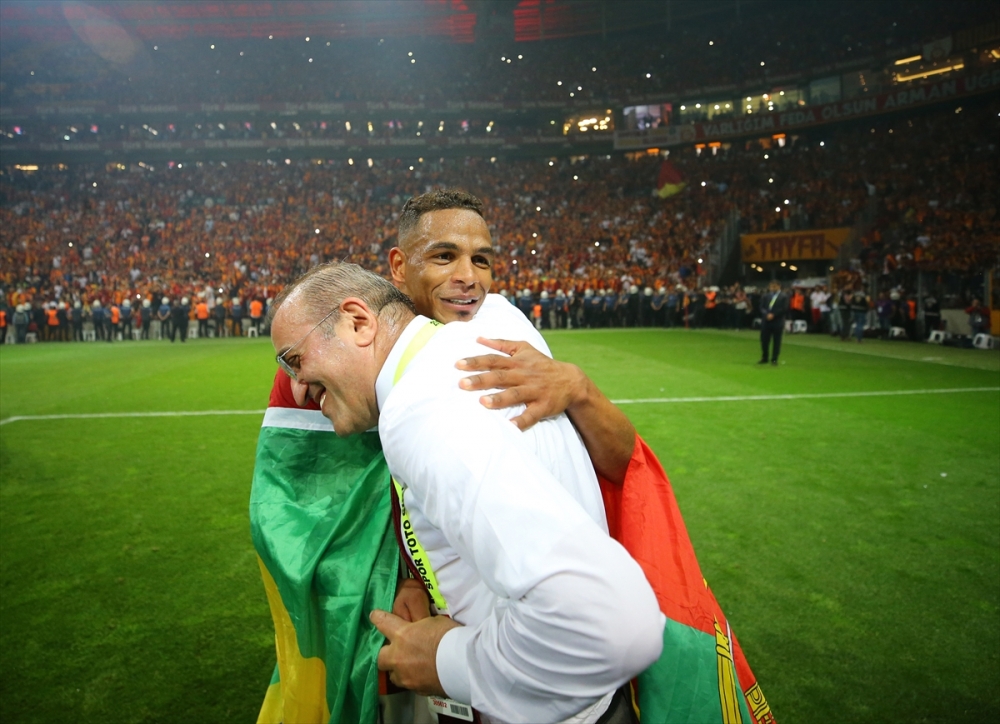 Dünya basını Galatasaray'ı manşetlere taşıdı galerisi resim 7