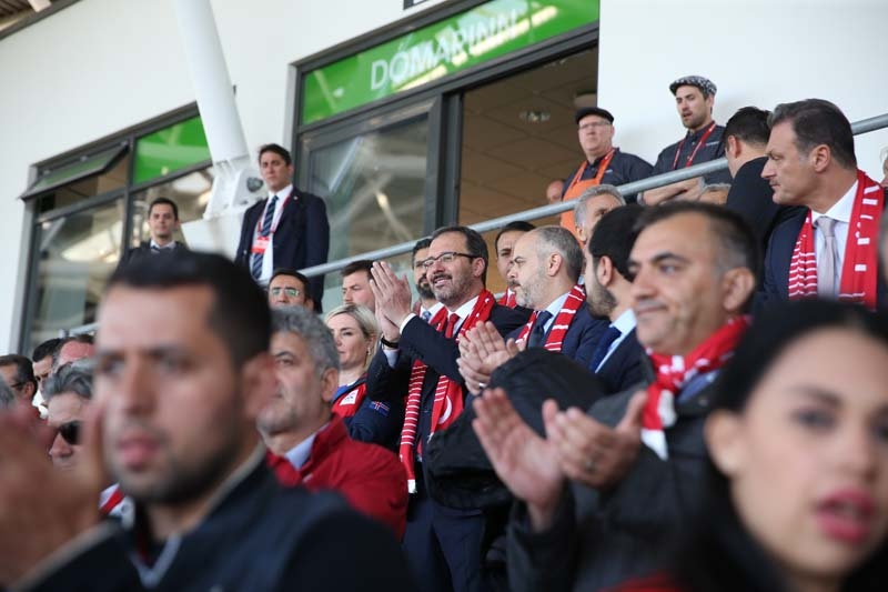 İzlanda - Türkiye maçından kareler galerisi resim 7