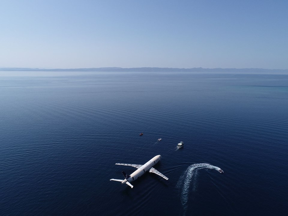 Dev yolcu uçağı Saroz Körfezi'ne batırıldı galerisi resim 10