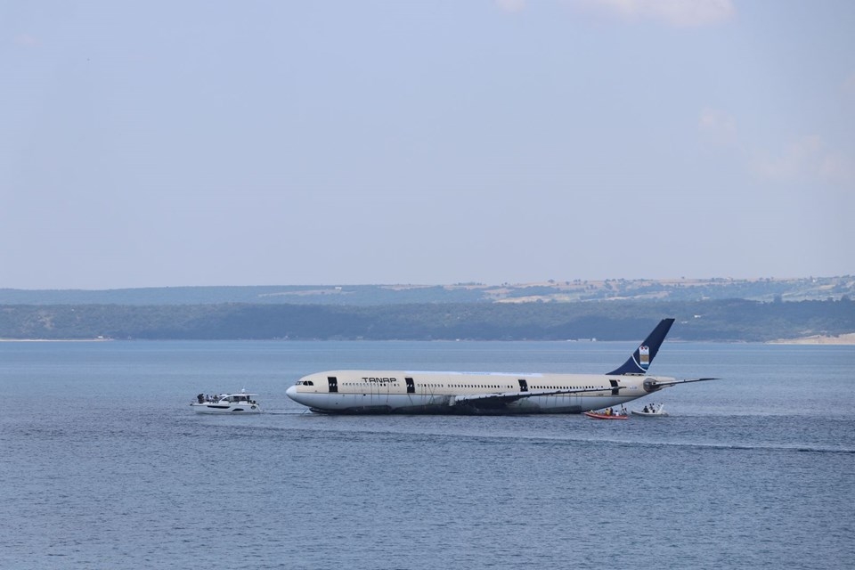 Dev yolcu uçağı Saroz Körfezi'ne batırıldı galerisi resim 14