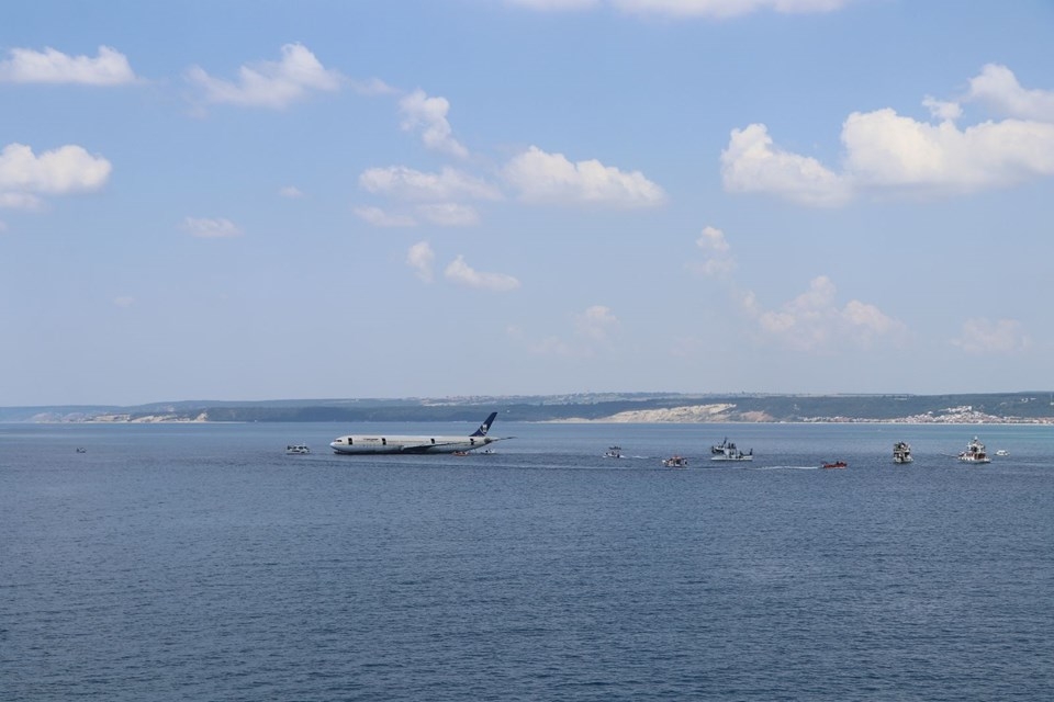 Dev yolcu uçağı Saroz Körfezi'ne batırıldı galerisi resim 15