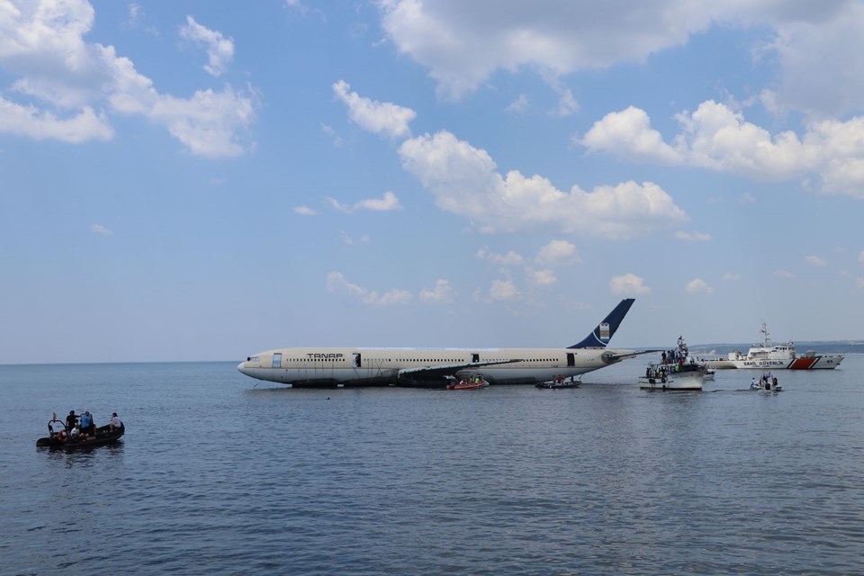 Dev yolcu uçağı Saroz Körfezi'ne batırıldı galerisi resim 2