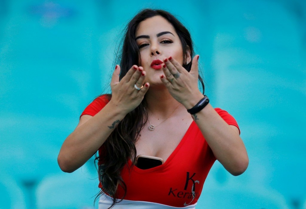 Paraguaylı güzel 9 yıl sonra yine tribünlerde! galerisi resim 1