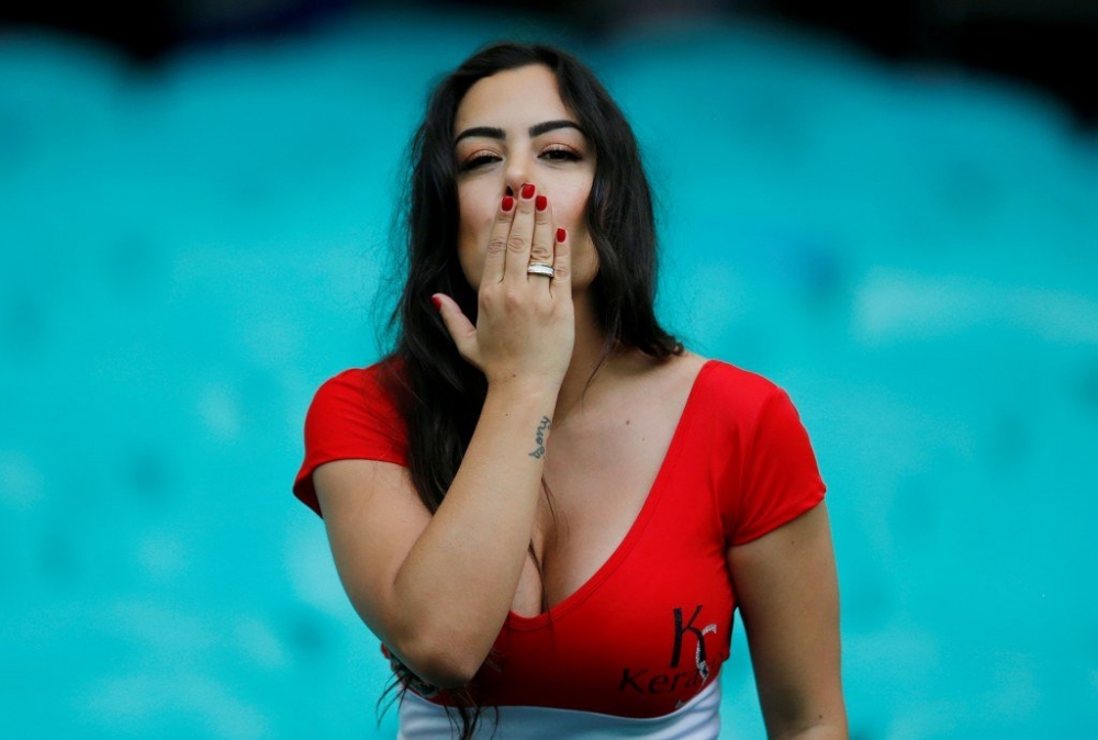 Paraguaylı güzel 9 yıl sonra yine tribünlerde! galerisi resim 4
