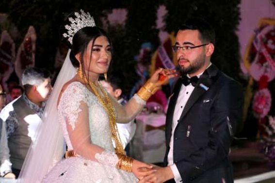 Geline 5 kilo altın taktılar... Kolunda yer kalmadı galerisi resim 5