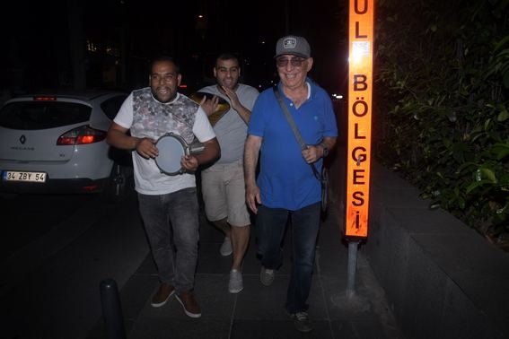 Şener şen ve Aleyna Tilki para dağıttı! galerisi resim 4