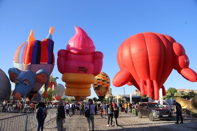 Kapadokya Balon Festivali'nden renkli manzaralar! galerisi resim 2