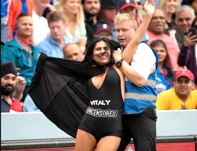 Youtuber'in sevgilisinden sonra annesi de sahaya daldı! galerisi resim 21