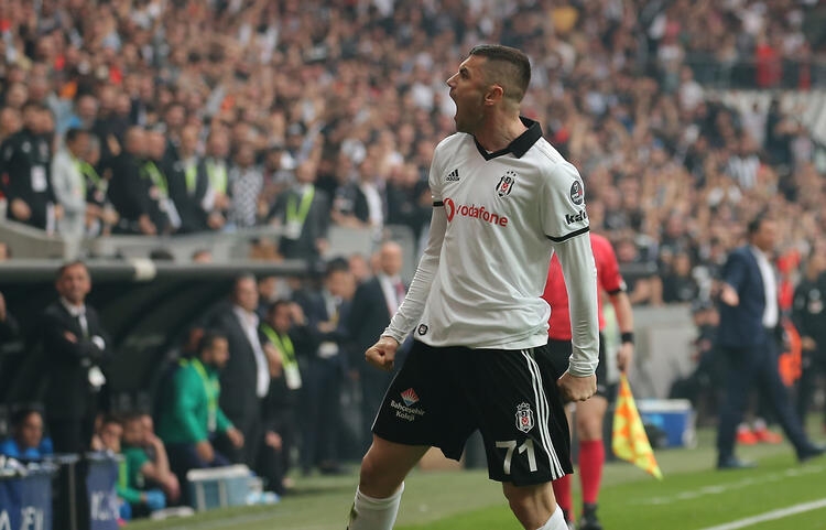 Beşiktaş'ta Burak Yılmaz krizi! galerisi resim 2