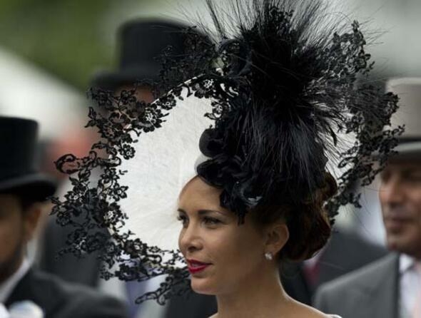 Şeyhin karısı Londra'ya kaçmıştı! Tek celsede boşandılar... galerisi resim 16