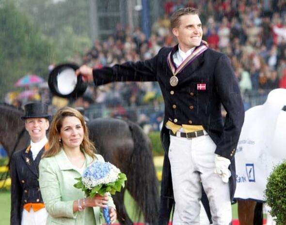 Şeyhin karısı Londra'ya kaçmıştı! Tek celsede boşandılar... galerisi resim 5