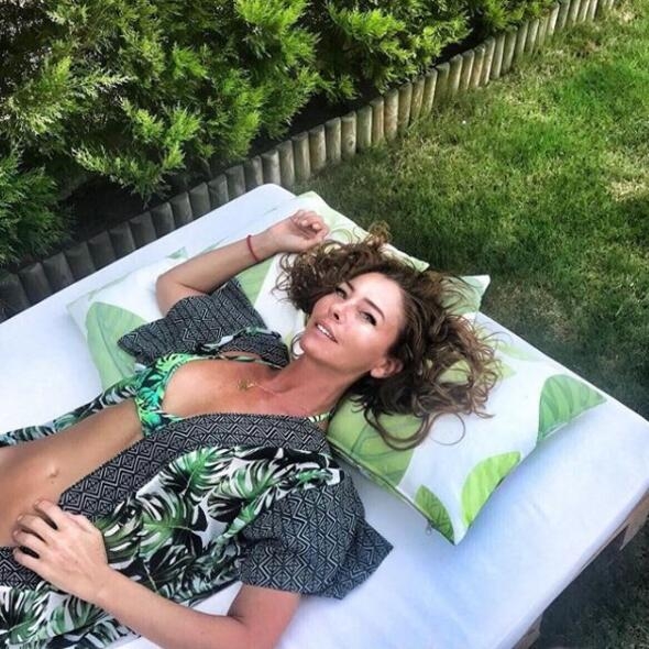 Ece Uslu resmen eridi! galerisi resim 5