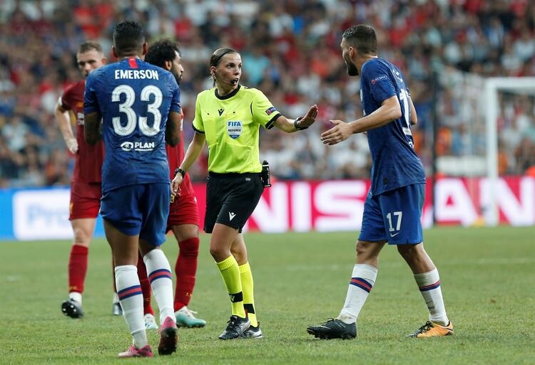 Süper Kupa finalini yönetti! Hakemlik dersi verdi... galerisi resim 17