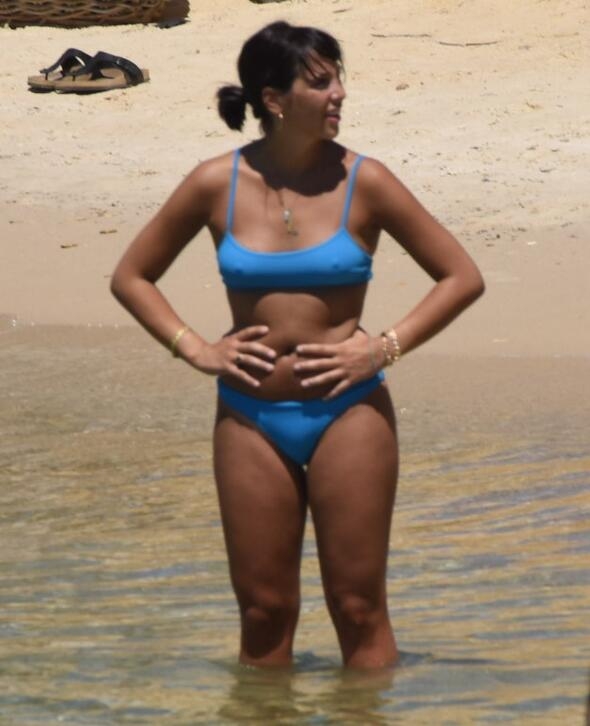 Zehra'nın tatil keyfi! galerisi resim 1