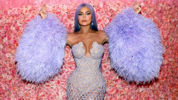Kylie Jenner, arkadaşına destek olayım derken rezil oldu! galerisi resim 17