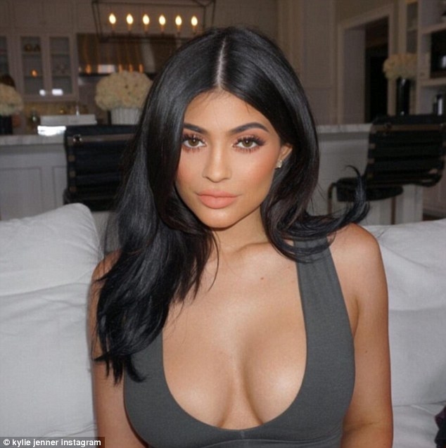 Kylie Jenner, arkadaşına destek olayım derken rezil oldu! galerisi resim 18