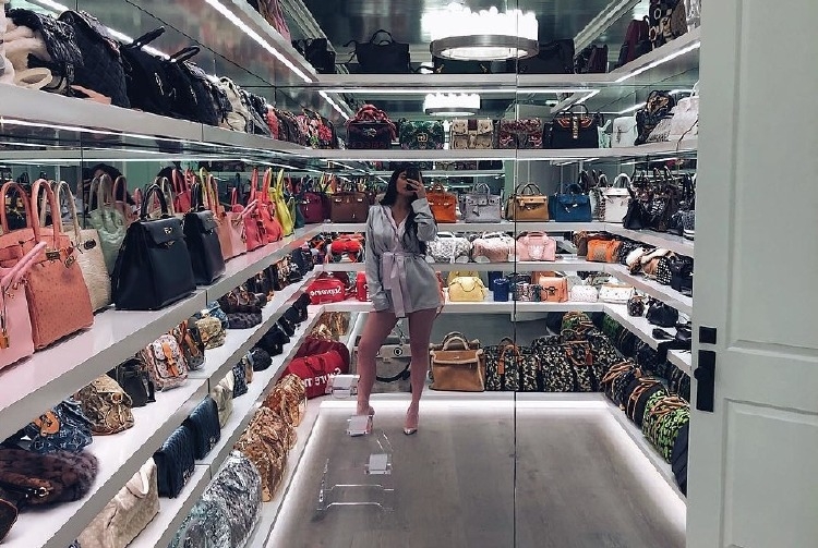 Kylie Jenner, arkadaşına destek olayım derken rezil oldu! galerisi resim 7