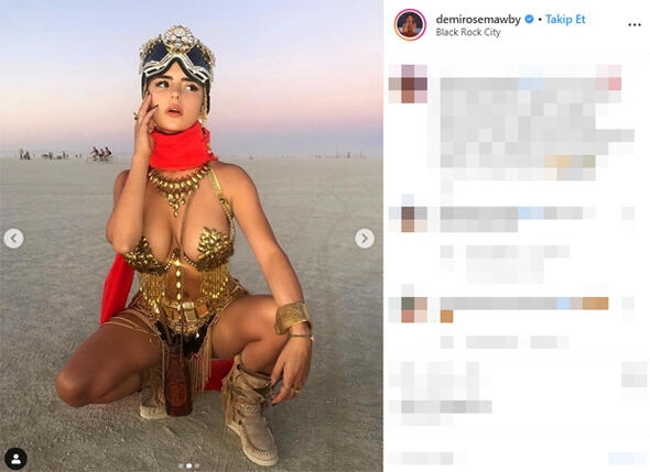 Ünlü modelden nefes kesen festival kıyafeti! galerisi resim 4