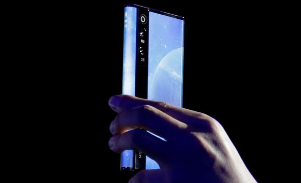 Rüya gibi bir telefon... Fiyatı dudak uçuklatıyor! galerisi resim 5