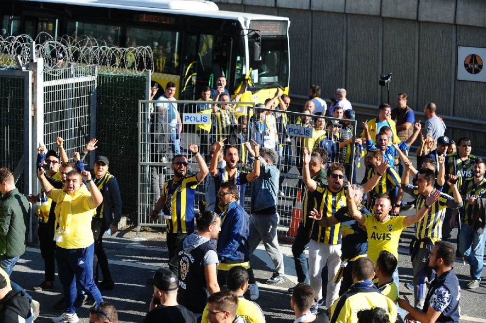 Fenerbahçeliler stada böyle geldi... galerisi resim 8