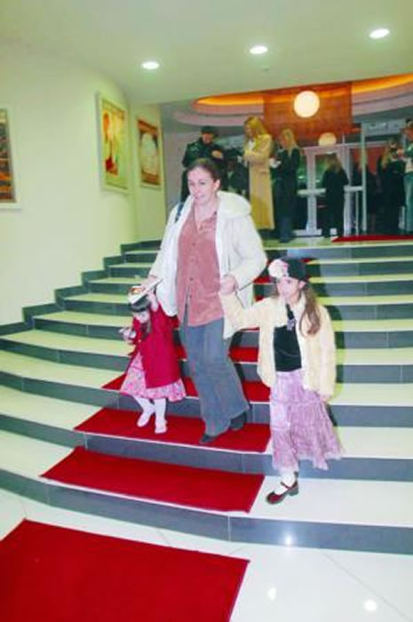 Süheyl Uygur ve eşi Burçin Orhon ailesi galerisi resim 6