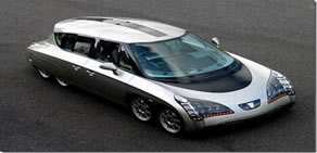 8 tekerlekli otomobil şaşırtıyor