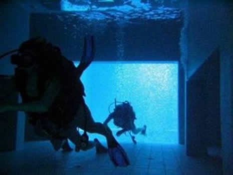 Dünyanın en derin havuzu galerisi resim 16