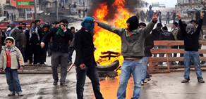 TÜRK BAYRAĞINI BÖYLE YAKTILAR