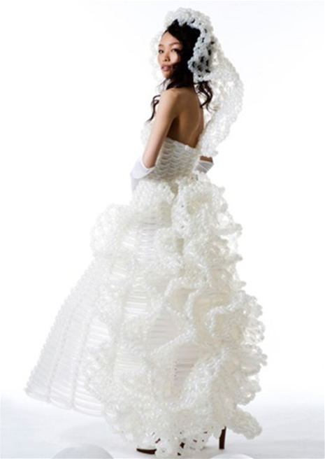 Balonlarla yapılan çılgın kıyafetler galerisi resim 6