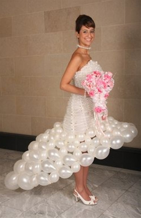 Balonlarla yapılan çılgın kıyafetler galerisi resim 9