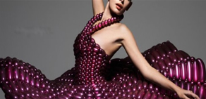 Balonlarla yapılan çılgın kıyafetler