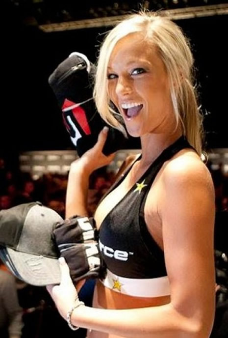 Kelli Hutcherson nefes kesiyor! galerisi resim 15