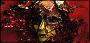 Büyüleyici Venedik maskeleri