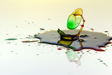 Su damlaları boya ve renkli ışıkların görsel şöleni galerisi resim 12