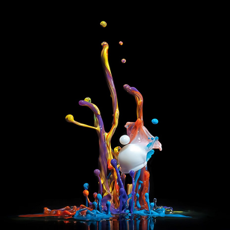 Su damlaları boya ve renkli ışıkların görsel şöleni galerisi resim 7