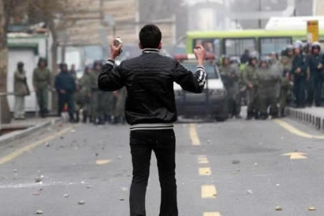 İran'da kan gövdeyi götürüyor! galerisi resim 5