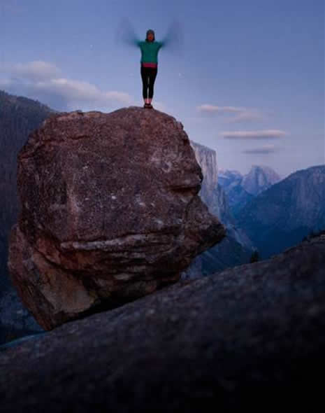 Brian Mosbaugh, iki uçtaki kayaların arasına ip gerdi ve... galerisi resim 13