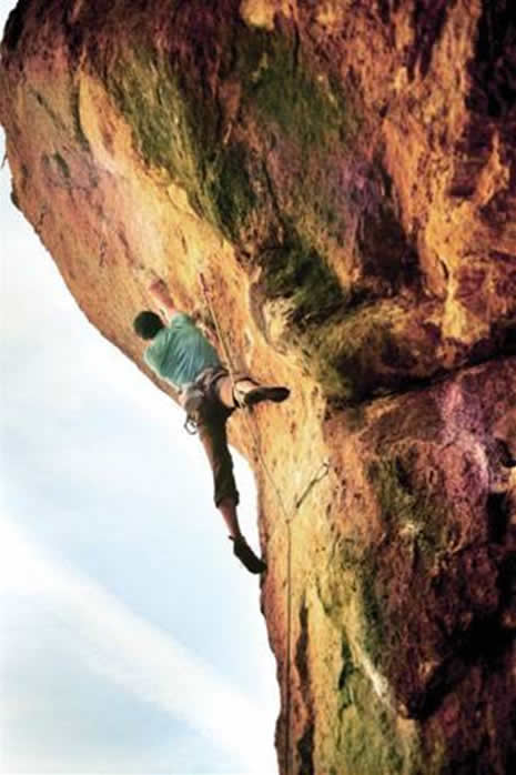 Brian Mosbaugh, iki uçtaki kayaların arasına ip gerdi ve... galerisi resim 14